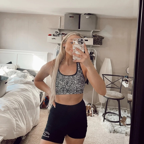 POOF PERFORMANCE NWT cheetah sports bra S - Picture 1 of 9